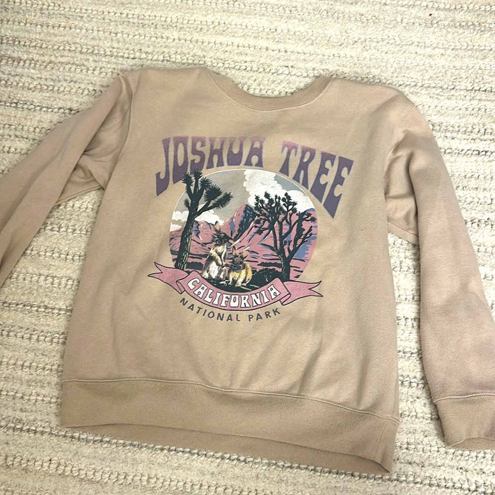 Tan crew neck graphic sweatshirt